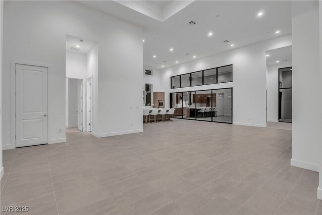 Building Photo - 10739 Agate Clfs Ave