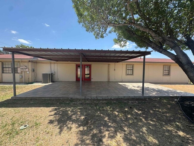 Building Photo - 626A Birchwood Ln
