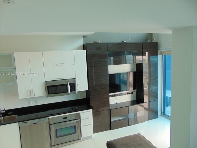 Building Photo - 60 SW 13th St