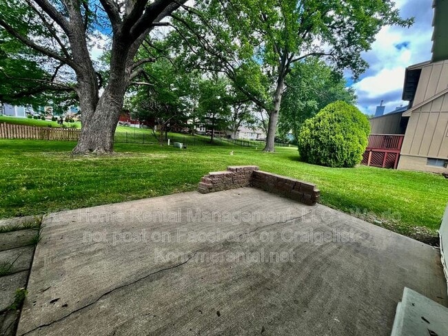 Building Photo - 3868 SW Harbor Dr