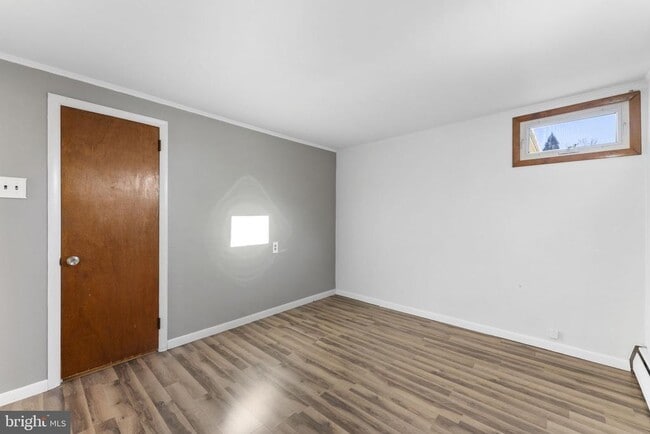 Building Photo - 225 Pershing Ave