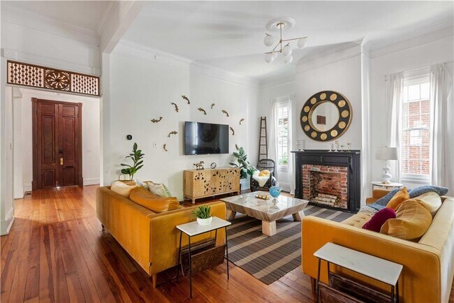 Building Photo - 383 Park Ave SE