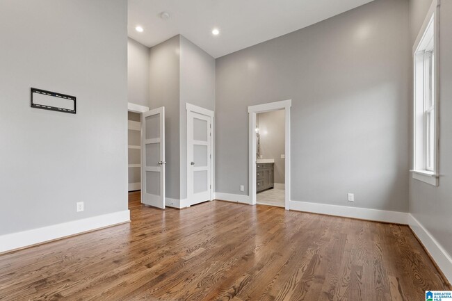 Building Photo - 4244 2nd Ave S
