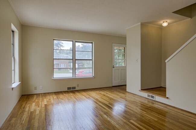 Building Photo - 2030/2034 South St