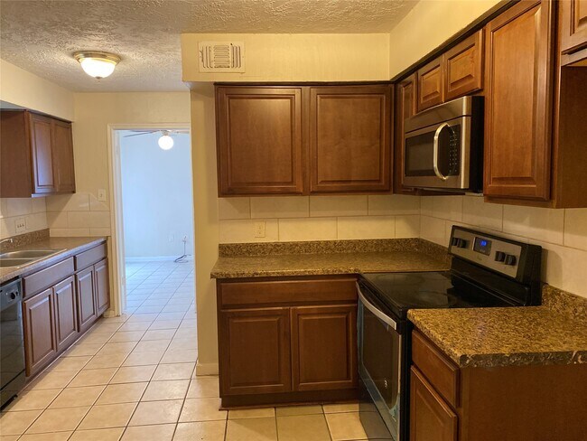 Building Photo - 6851 Caddo Lake Ln