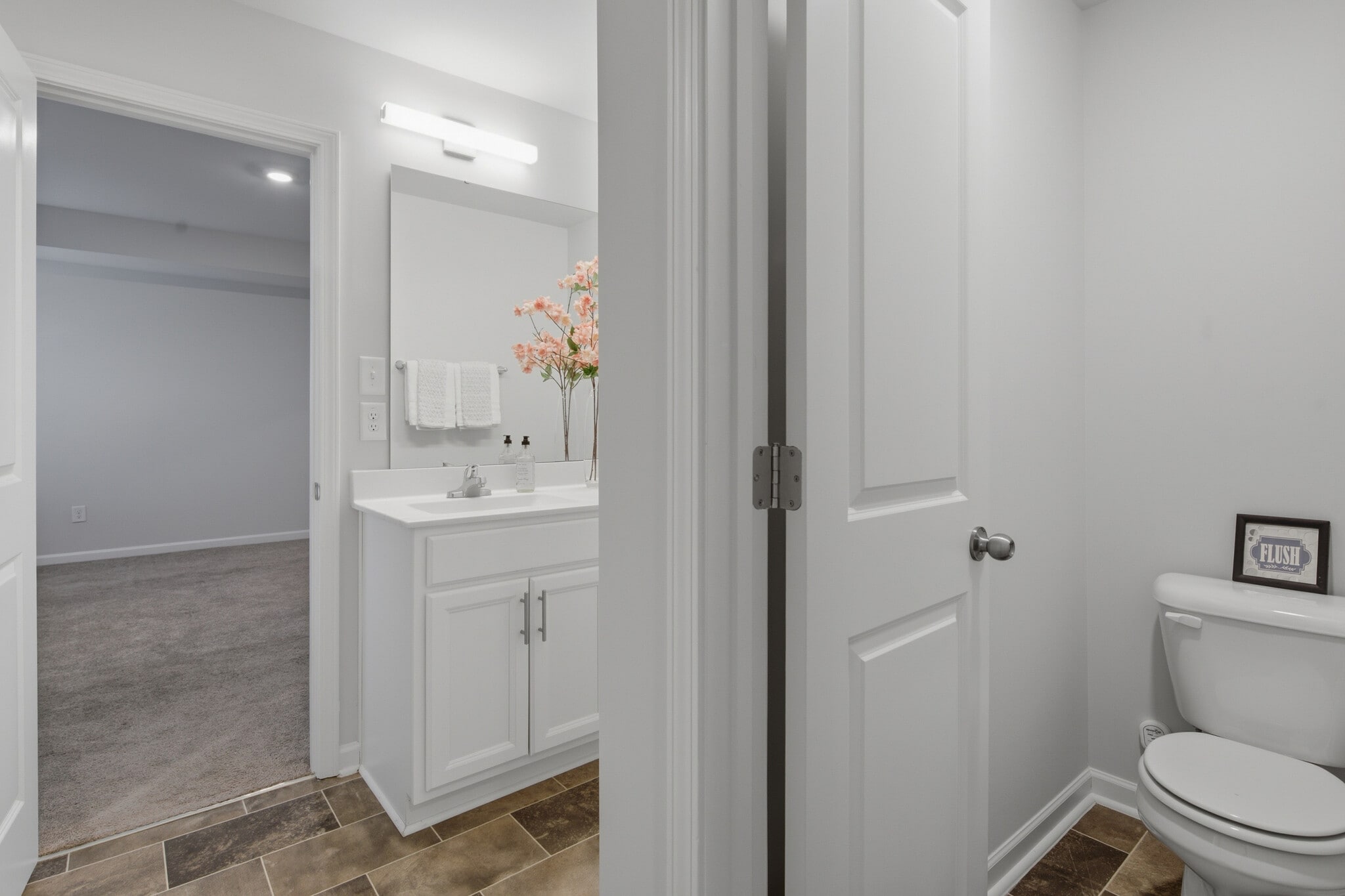 Master Bathroom - 331 Brentmoor Dr