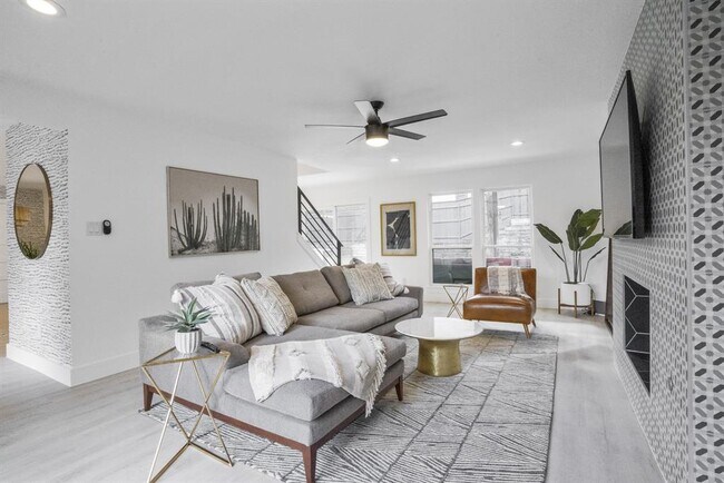 Building Photo - 2001 Wychwood Dr