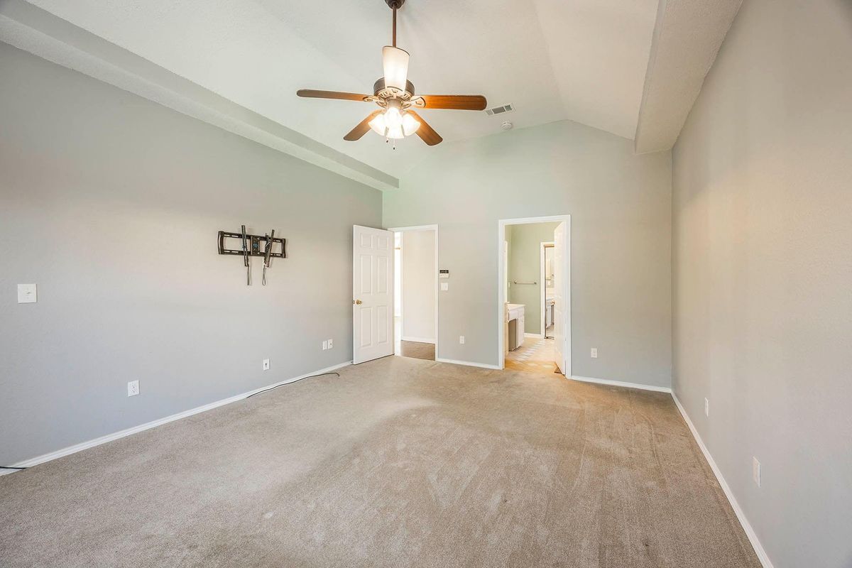 Building Photo - 2705 Trophy Dr