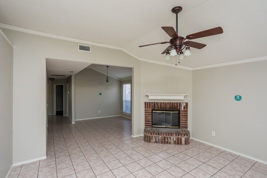 Building Photo - 4220 Fernleaf Dr