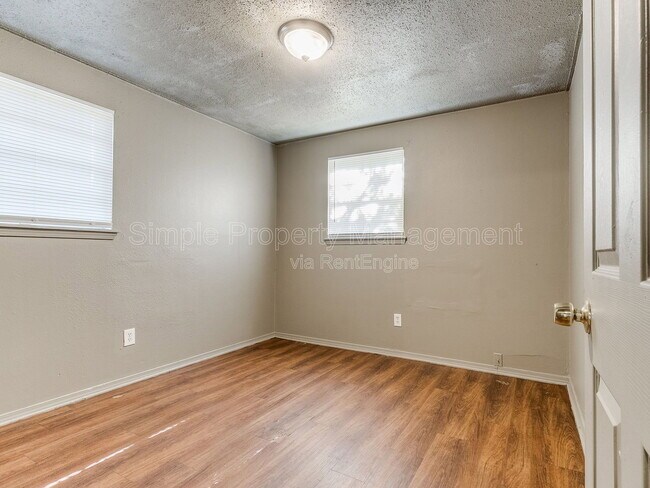 Building Photo - 4008 SE 47th St