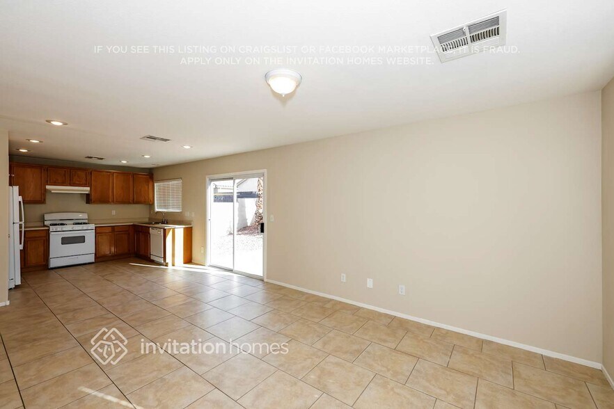 Building Photo - 9548 Glen Iris St