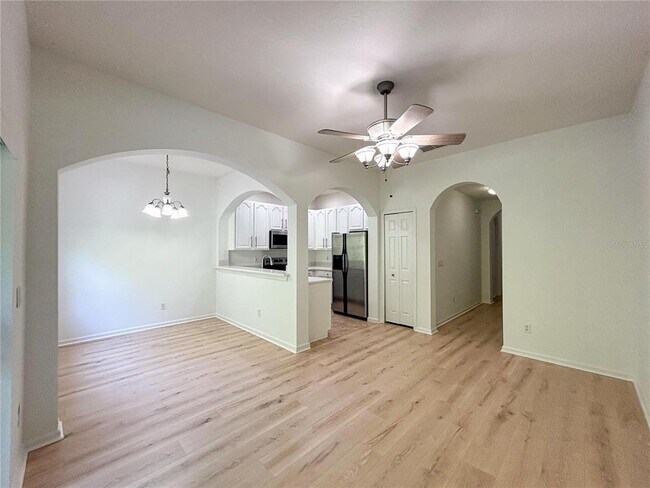 Building Photo - 10398 Park Commons Dr