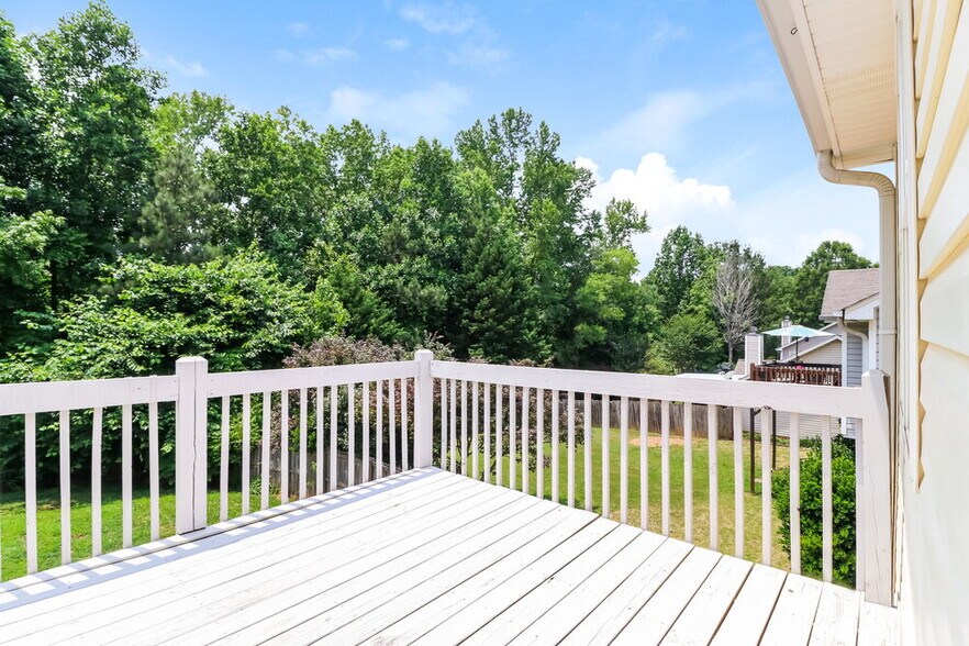 Building Photo - 205 Ashland Manor Dr