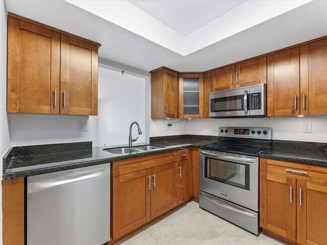 Building Photo - 1821 NE 40th Ct