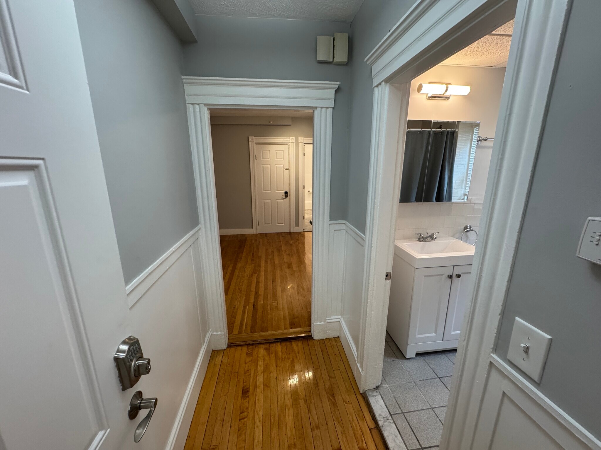 Building Photo - 35 Cameron Ave