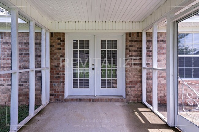 Building Photo - Stunning 4 Bed 2 Bath Home in West Mobile!