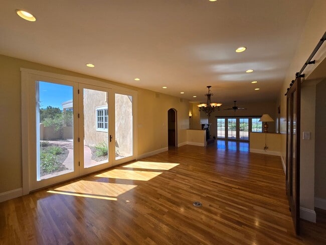 Building Photo - 1329 Tano Ridge Rd