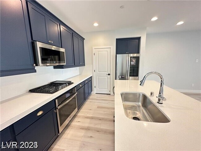 Building Photo - 11611 Earth Stone Ave