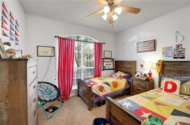 Building Photo - 15520 Bandon Dr