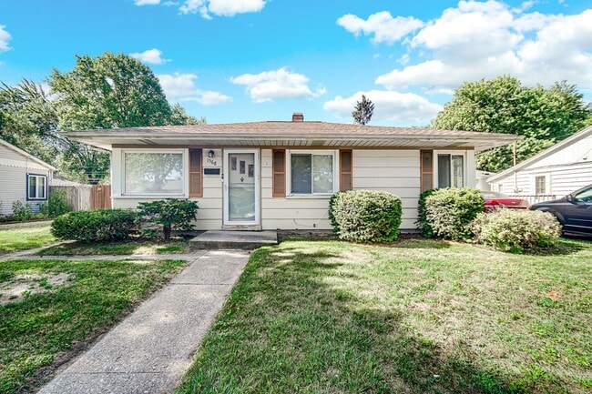 Primary Photo - 3 Bedroom 1 Bathroom House for Rent!