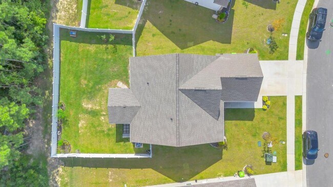 Building Photo - 922 Daylily Cir