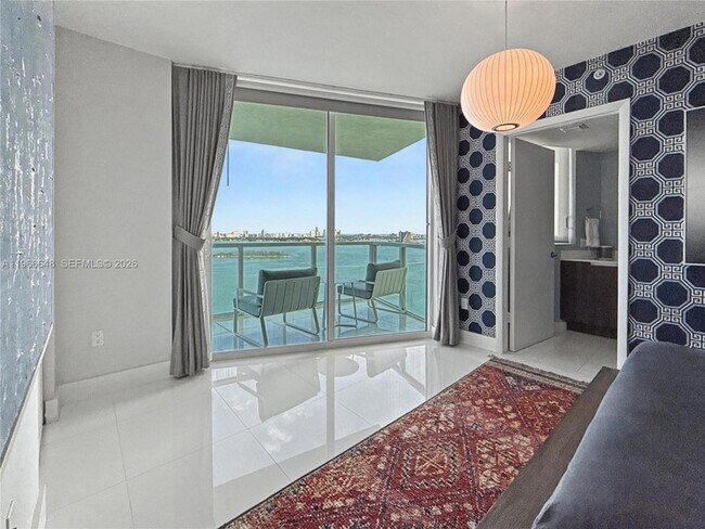 Building Photo - 665 NE 25th St