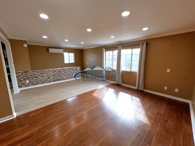 Building Photo - Charming Downey Duplex with Upgrades and Two-Car Garage