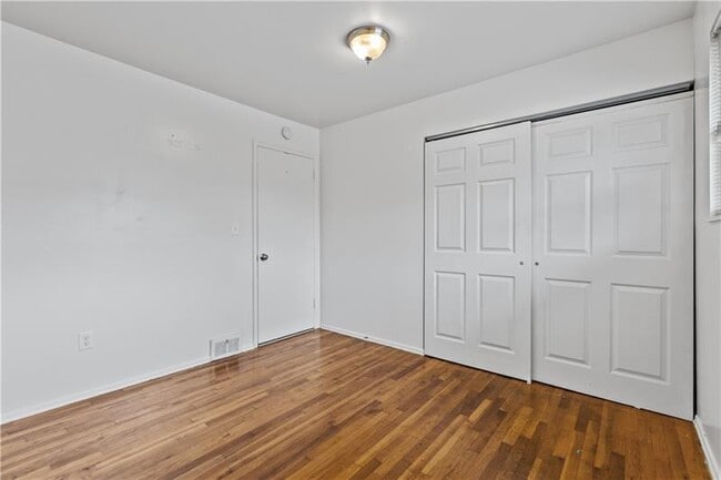 Building Photo - 117 Alpine Village Dr