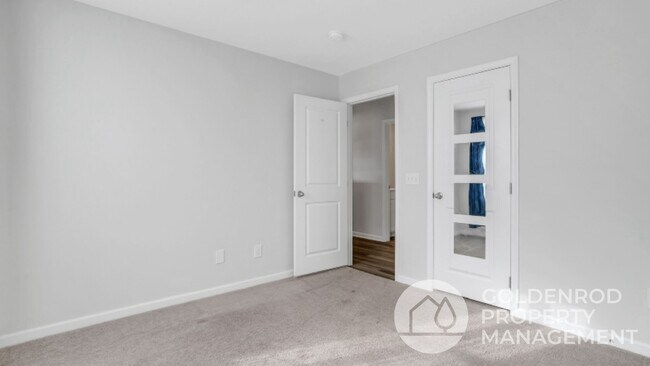 Building Photo - 333 Elwin Ln