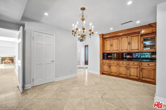 Building Photo - 1515 Outlook Cir