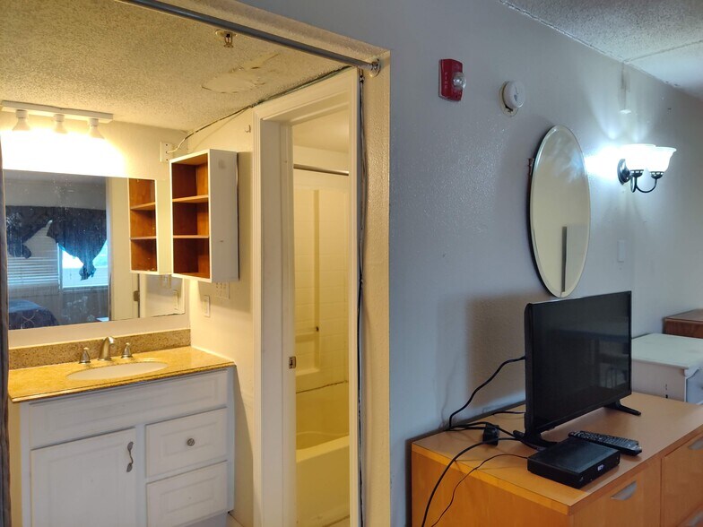 Building Photo - 2506 S Ocean Blvd