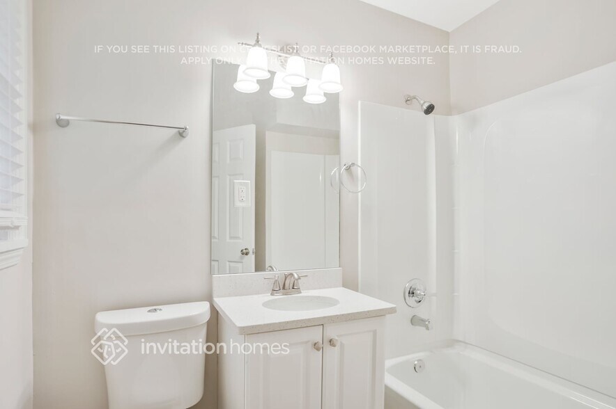 Building Photo - 3007 Lavista Ct