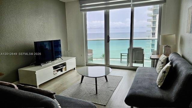 Building Photo - 3901 S Ocean Dr