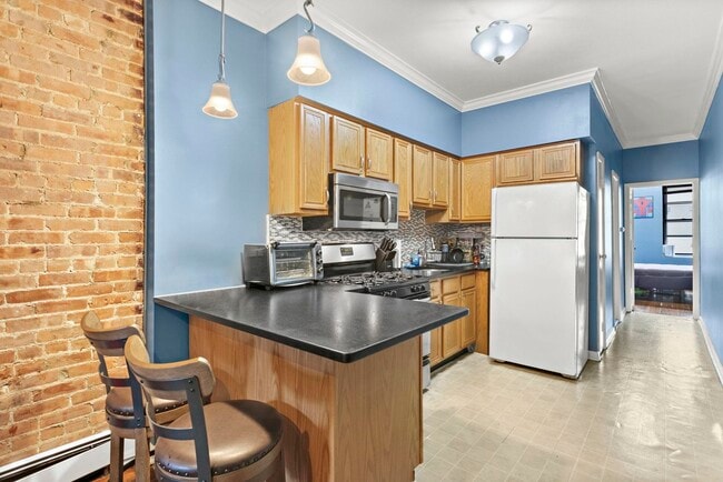 Building Photo - 263 1st St
