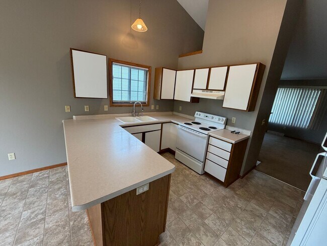 Building Photo - 514/516 Pheasant Drive