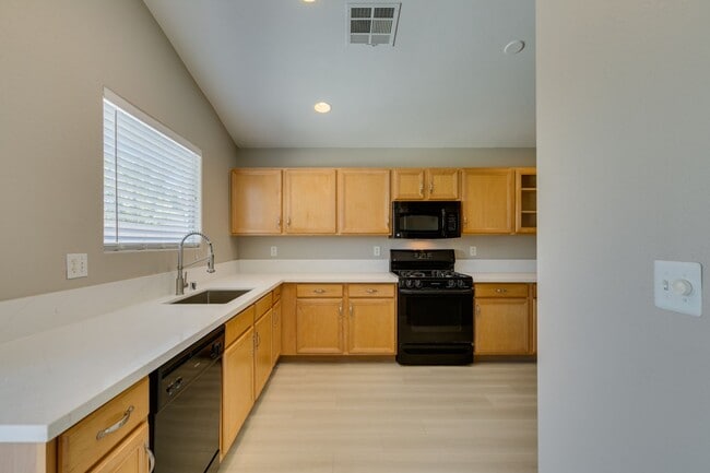Building Photo - Beautiful Single-Story 3 Bedroom Home in Summerlin South