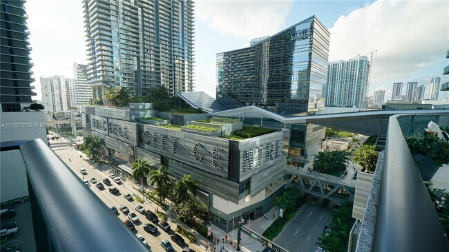 Building Photo - 801 S Miami Ave