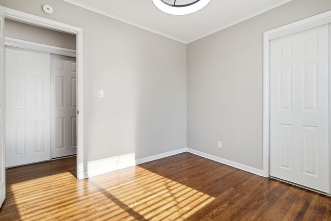 Building Photo - 3 bed/1 bath remodel within walking distance of Brookside