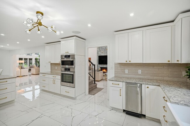 Building Photo - 8661 Craigston Ct