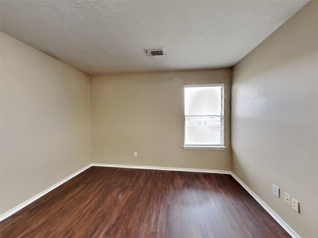 Building Photo - 8030 Echinacea Dr