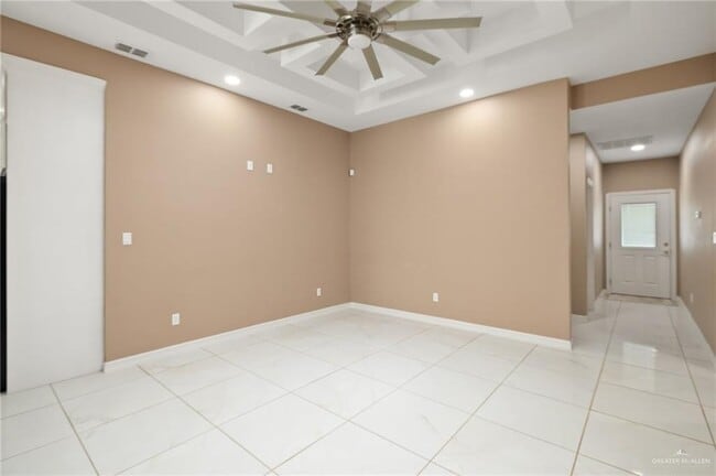 Building Photo - 521 Oak Ridge St