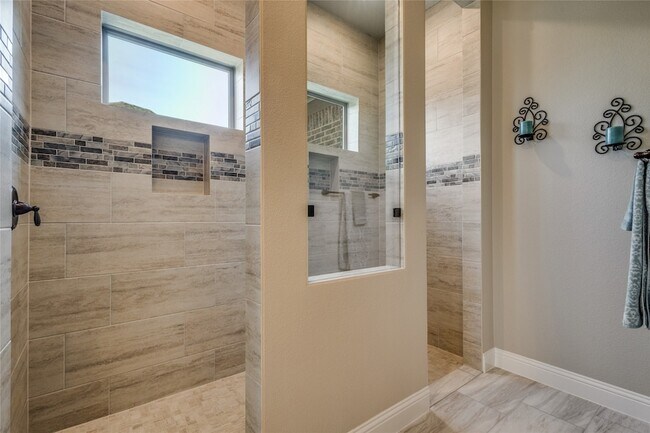 Building Photo - 11112 Lacey Oak Ridge