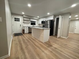 Building Photo - 2719 N Owaissa St