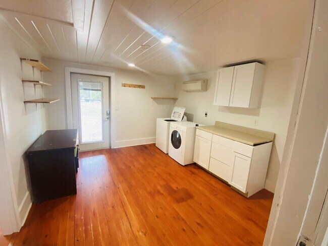 Building Photo - 289 Sherwood Rd