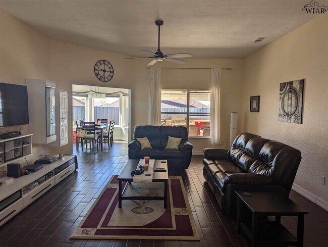 Building Photo - 5105 Carlene Dr