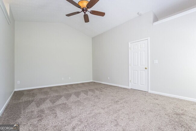 Building Photo - 2585 Fairmont Park Ct
