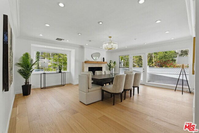 Building Photo - 5220 Melvin Ave