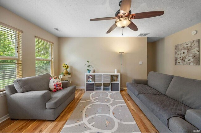 Building Photo - Charming 3BR Home with Sunroom Near Purdue University