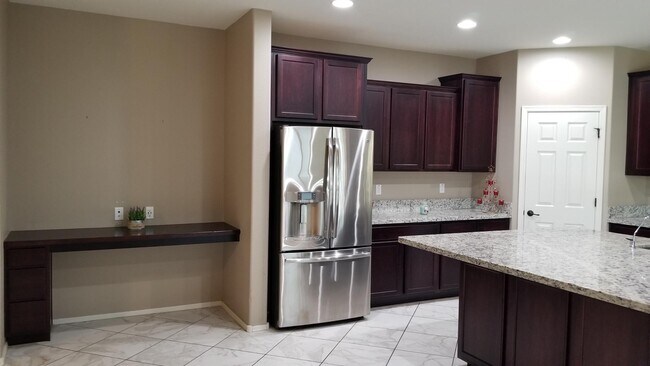 Building Photo - 2248 E Ottawa Ln