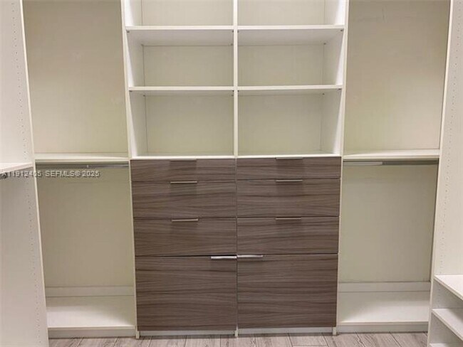 Building Photo - 10440 NW 78th Terrace